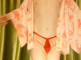 Yukata wearing masturbates with sex toys